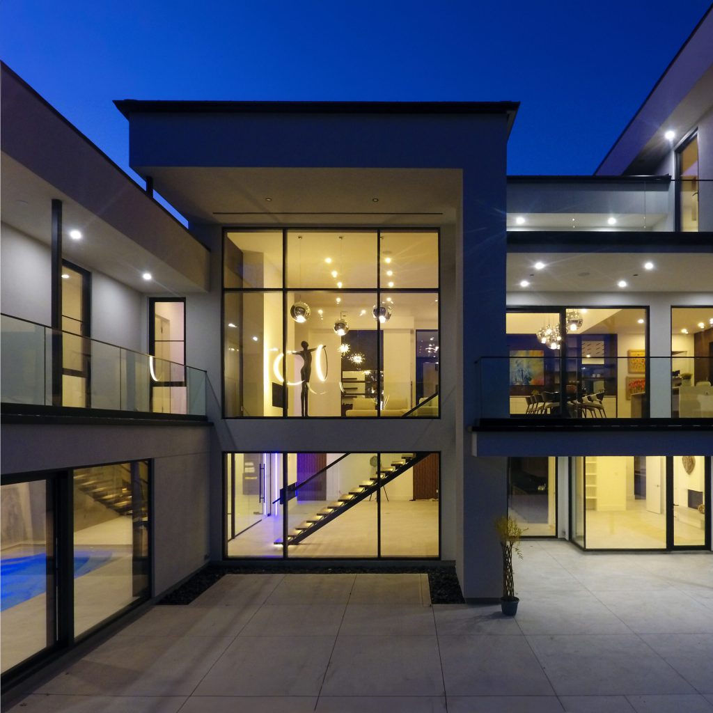 Ontario home with aluminum windows